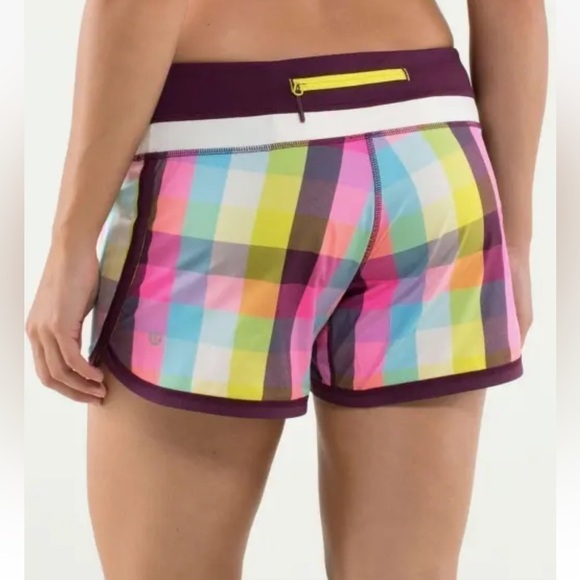 Lululemon Size 6 Groovy Run Short Plum /Check Multi 4.5" inseam Lined - Picture 2 of 9